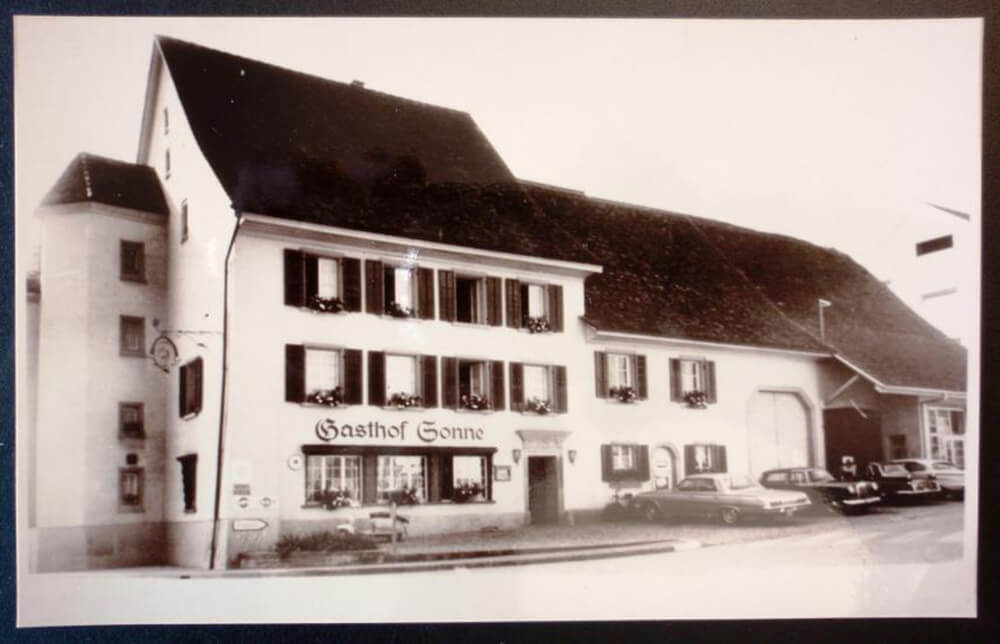 Vorderfront Seite Kirche