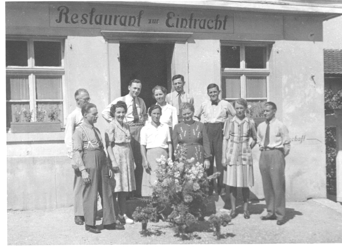 Jahrgänger 1910 - 2. v.l. Walter Schweizer, 5. Lina Schwarb, 8. ... Dinkel, 9. Jules Schwarz