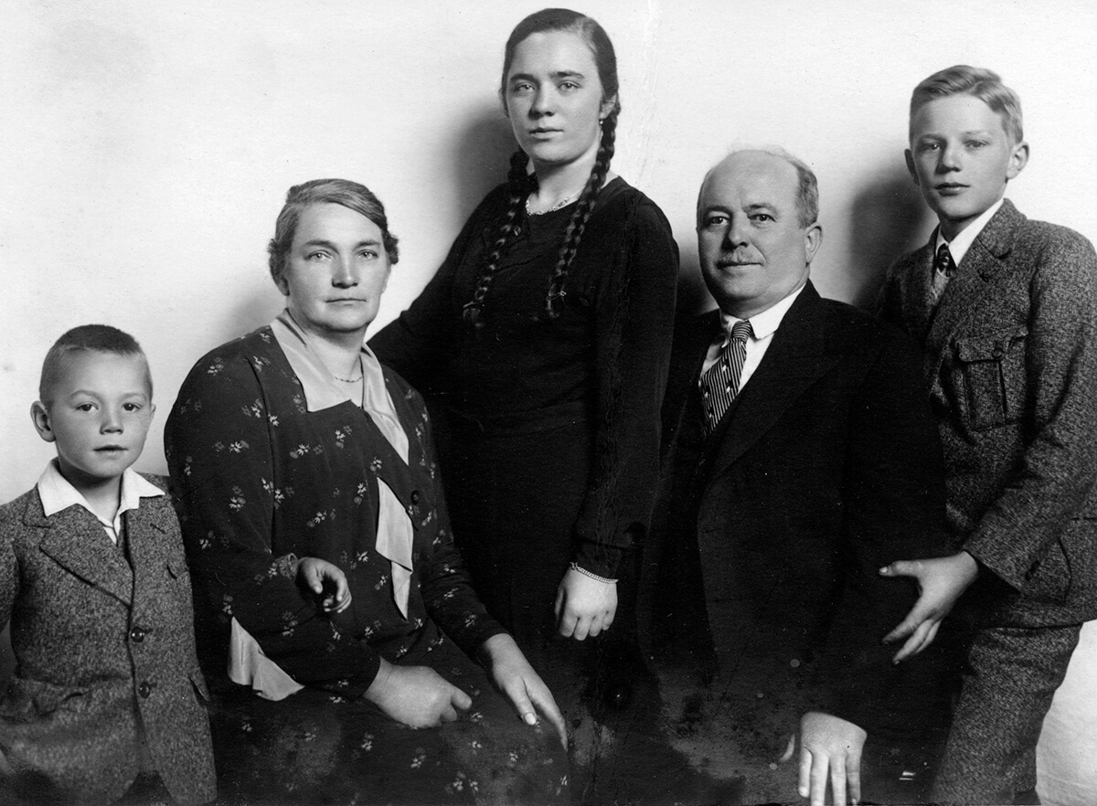 Von links Martin Rohrer, Martha Rohrer, Trudi Rohrer, Karl Rohrer und Leo Rohrer (Schnyder Leo).